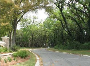 542 Parrot Point Dr, Charleston, SC 29412