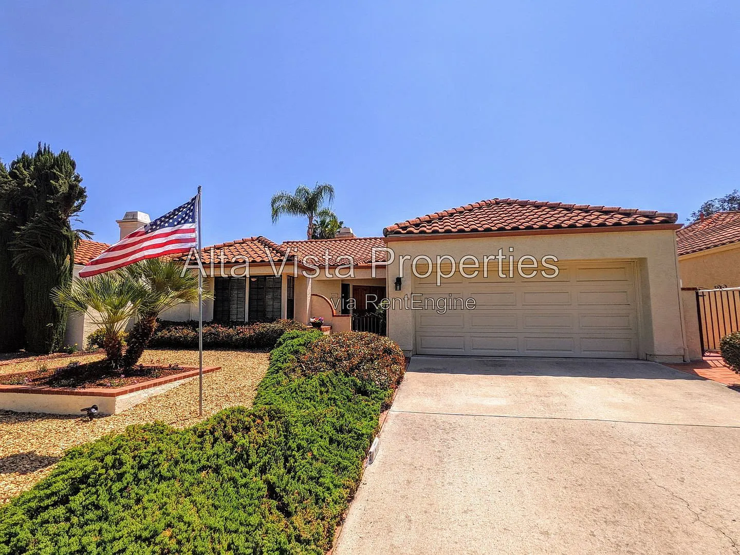 2 bed, 2.0 bath, 1489 sqft, $3,695 — Photo 2