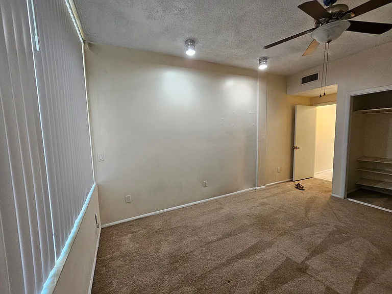 2818 SW 2nd Ave — Photo 44