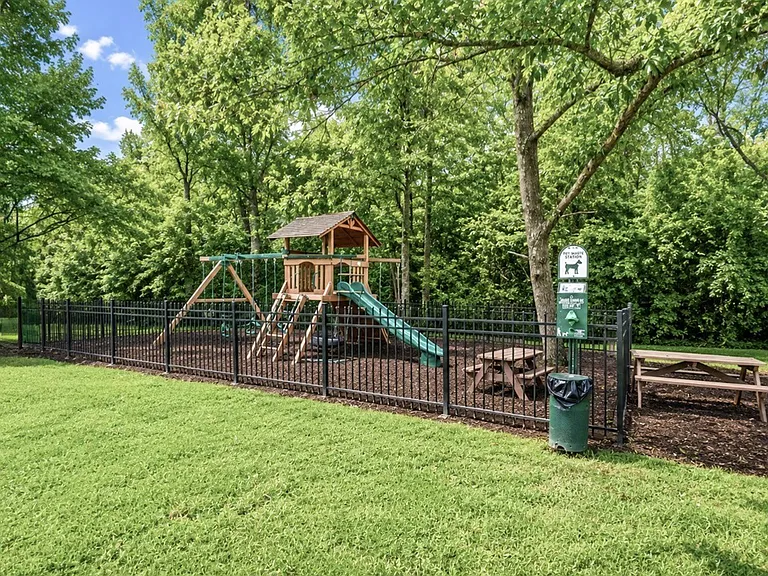 629 Magnolia Ln — Photo 42