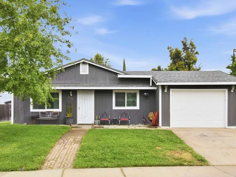 9101 Vernetta Way — Photo 1