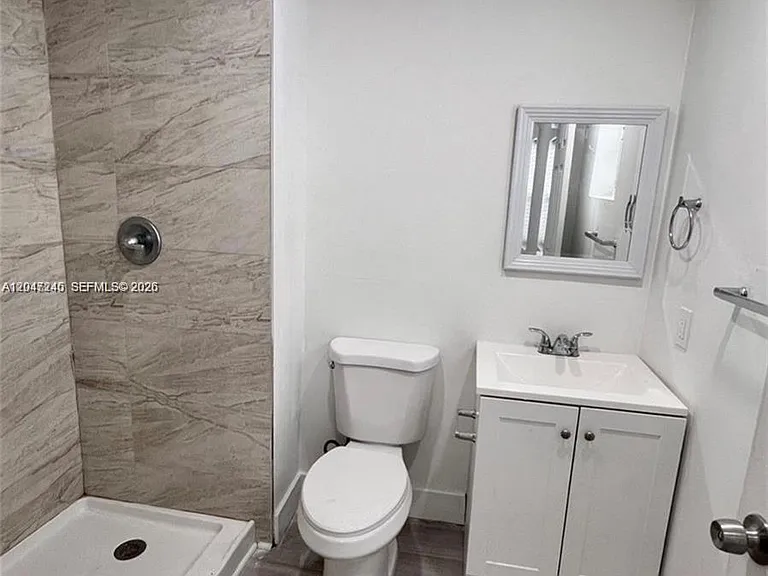 852 SW 13th Ave #3 — Photo 9