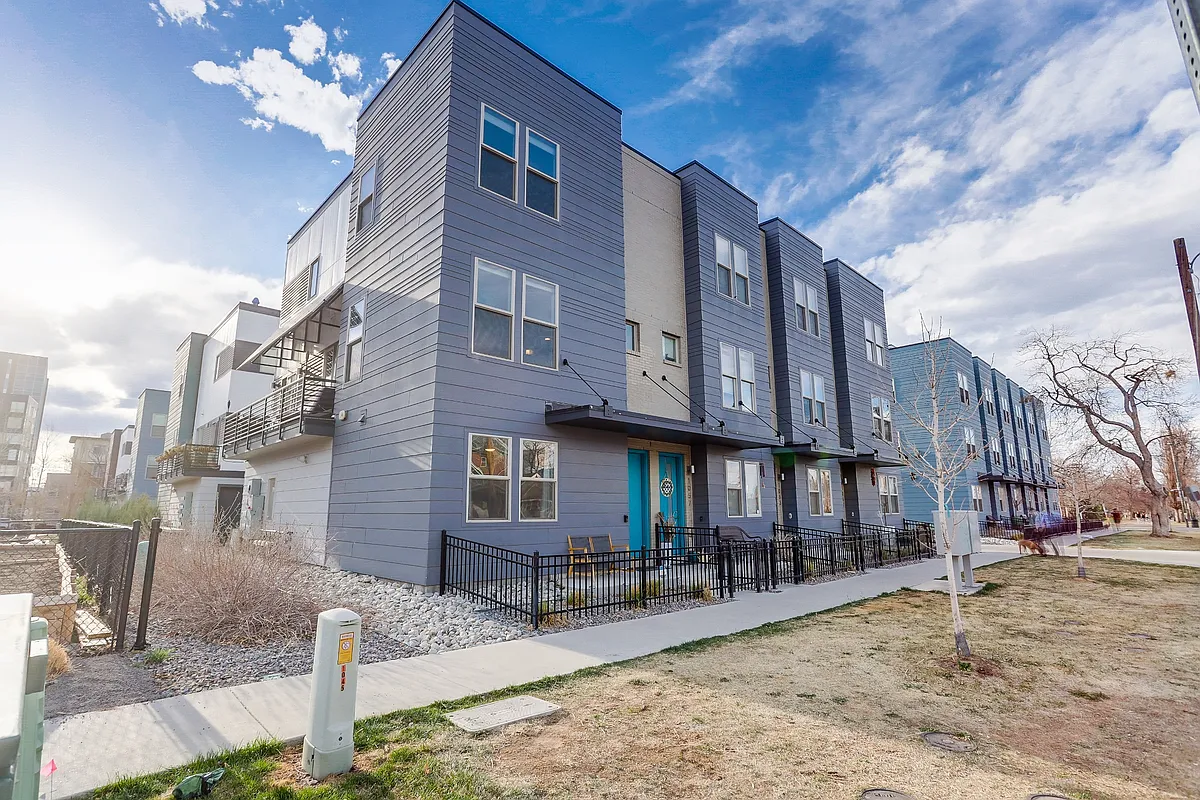 Building Photo - 1051 Mariposa St