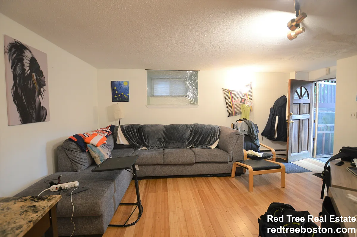 Building Photo - 21 Kinross Rd #1