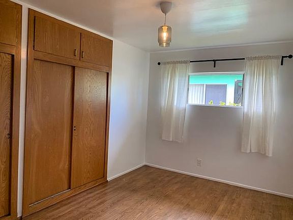 5th image of 366 E Hillsdale St #1