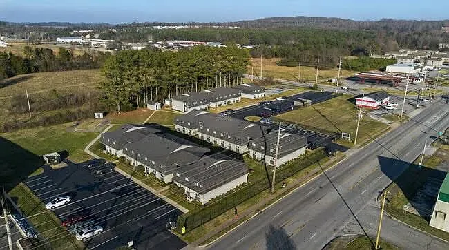 Magnolia Place Apartments — Photo 11
