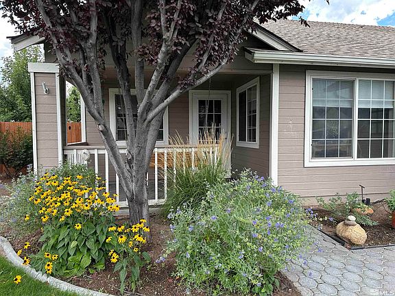 2nd image of 1305 W Aylesbury Ct