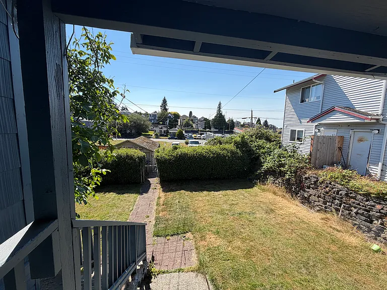3214 Hoyt Ave — Photo 11