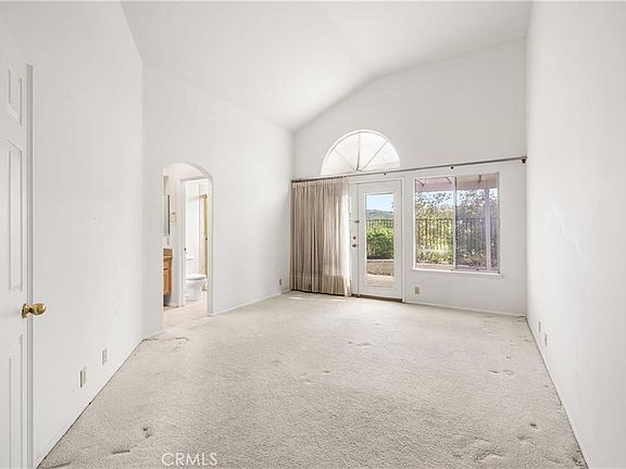 5th image of 430 Fresh Meadows Rd
