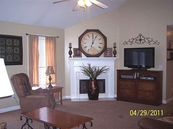 2nd image of 220 Lamplighter Dr