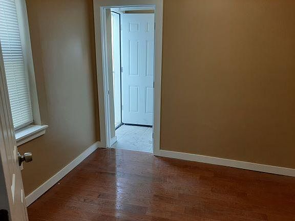 4th image of 2520 W Dakota St