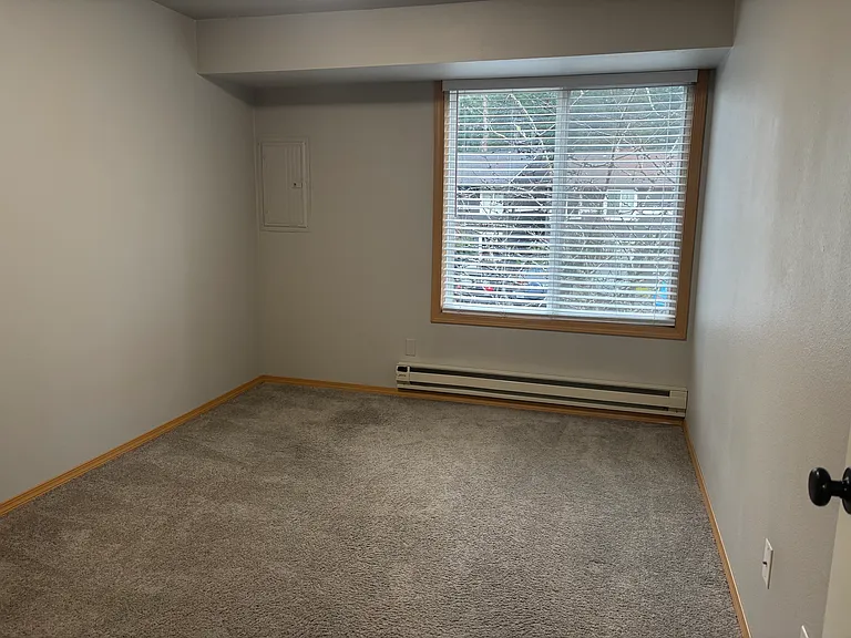 Elk Run Apartments — Photo 12