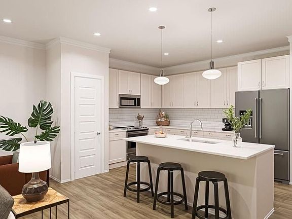 3rd image of 142 Alameda St #100