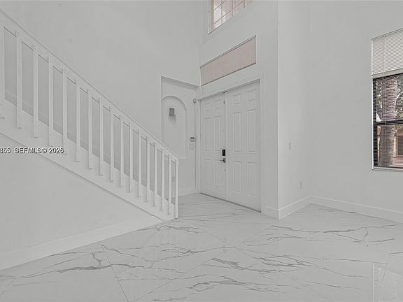 3rd image of 642 SE 37th Pl