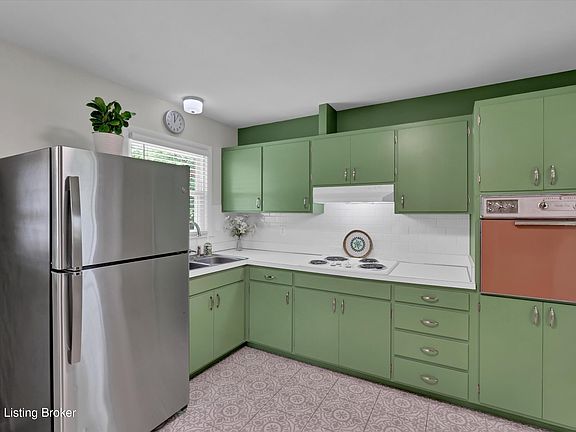 4th image of 3812 Klondike Ln