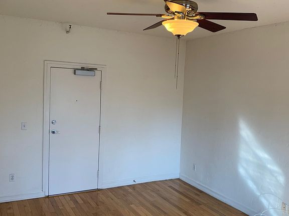 3rd image of 800 N Las Palmas Ave