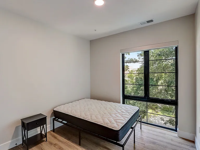 Cypress on Vine Co-Living — Photo 31