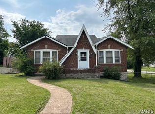 3802 Melba Pl, Saint Louis, MO 63121