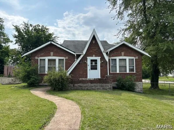3802 Melba Pl, Saint Louis, MO 63121