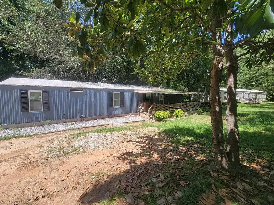 308 Honeysuckle Ln