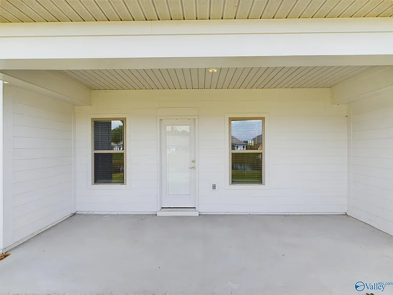124 Little Britain St — Photo 22
