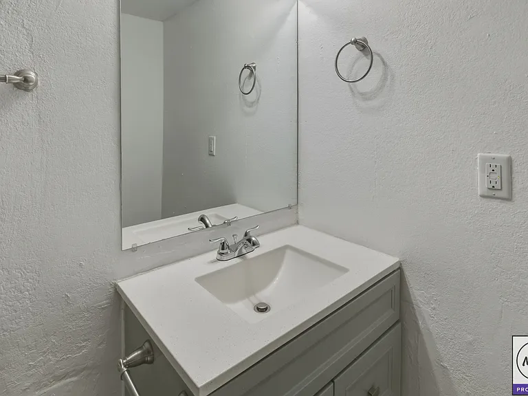 2330 W Lone Cactus Dr #103 — Photo 10