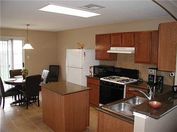 4th image of 316 Nicole Way