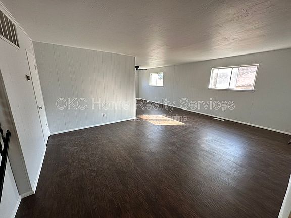5th image of 39 1/2 NE 63rd St