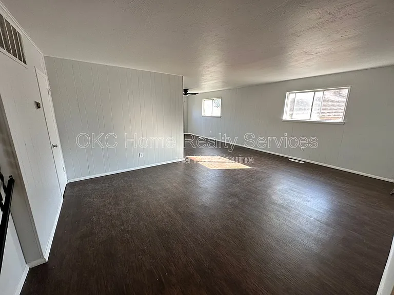 39 NE 63rd St — Photo 5