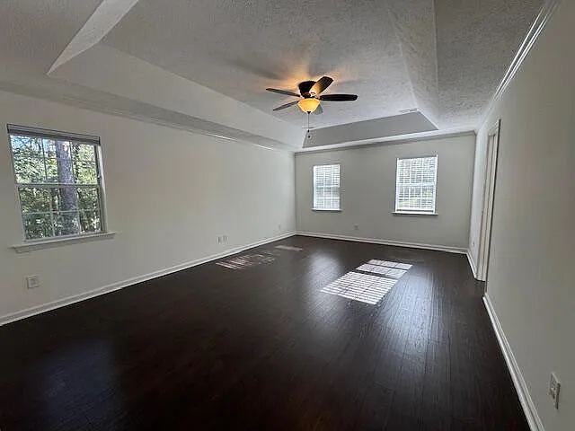 3 bed, 2.5 bath, 2971 sqft, $2,600 — Photo 2