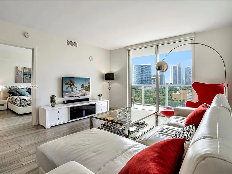 4250 Biscayne Blvd #1116 — Photo 13