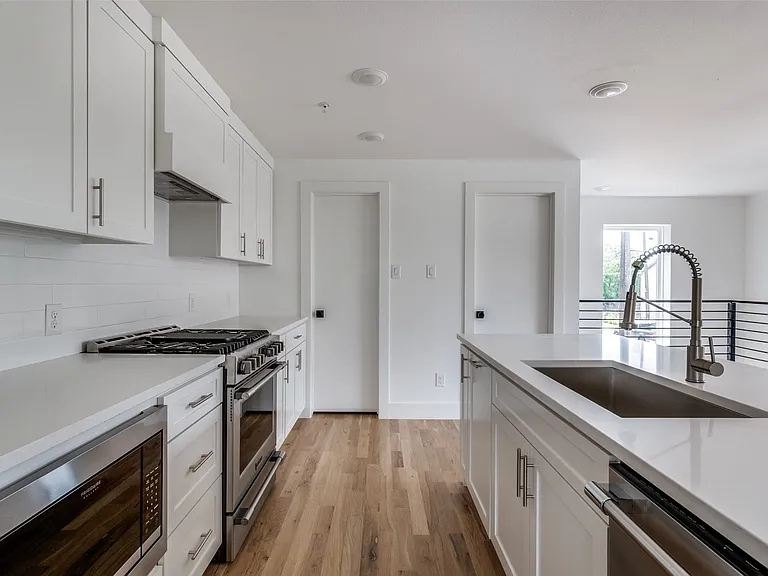 1612 Grigsby Ave #102 — Photo 5