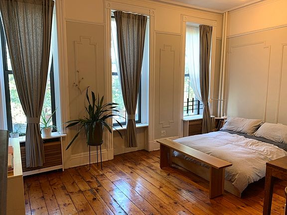 2nd image of 549 Putnam Ave #2