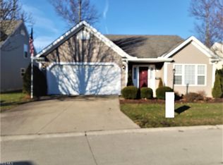 1420 Ledgewood Ln, Avon, OH 44011