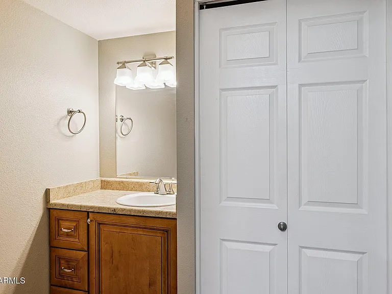 5006 S Birch St — Photo 14