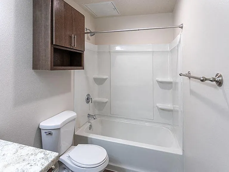 TwentyFirst Ave — Photo 12