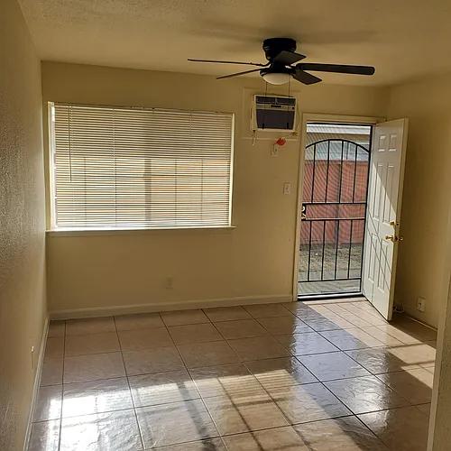613 Maple St #4 Photo 1