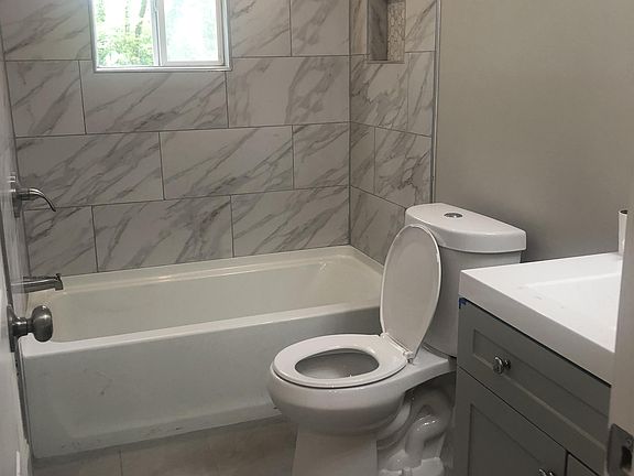 3rd image of 2648 Wilson Ave #1