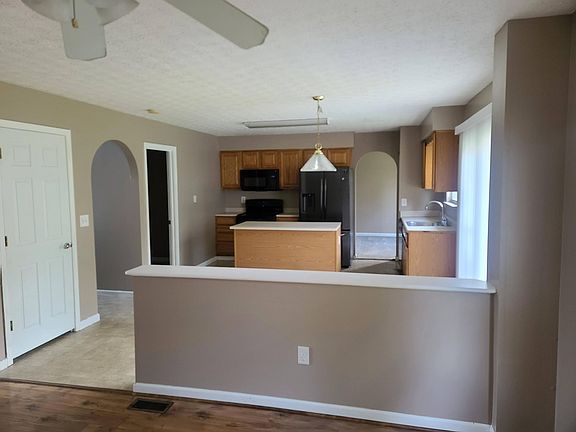3rd image of 5018 Hickory Grove Cir
