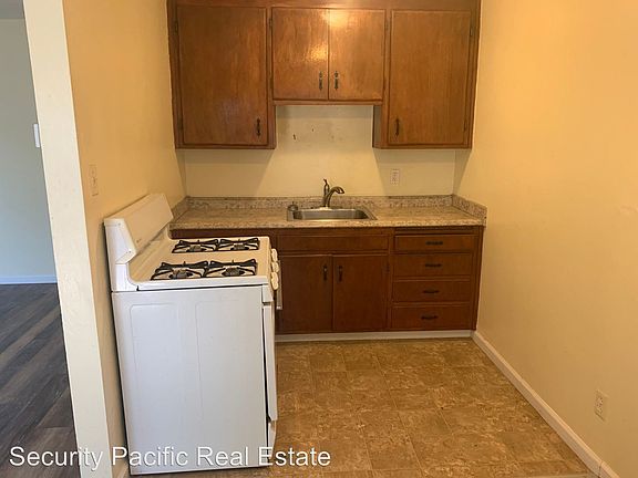 5th image of 943 S 45th St