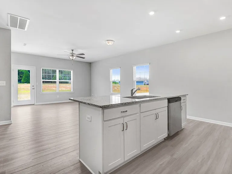 103 Drake Village Dr — Photo 10