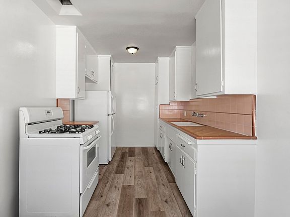 5th image of 1408-1412 Centinela Ave #1412-6