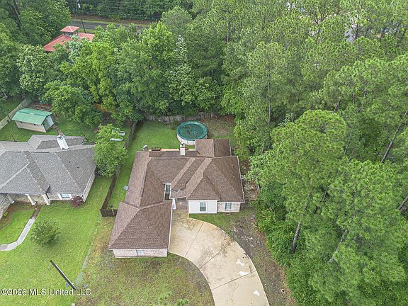 3rd image of 73636 Diamondhead Dr N
