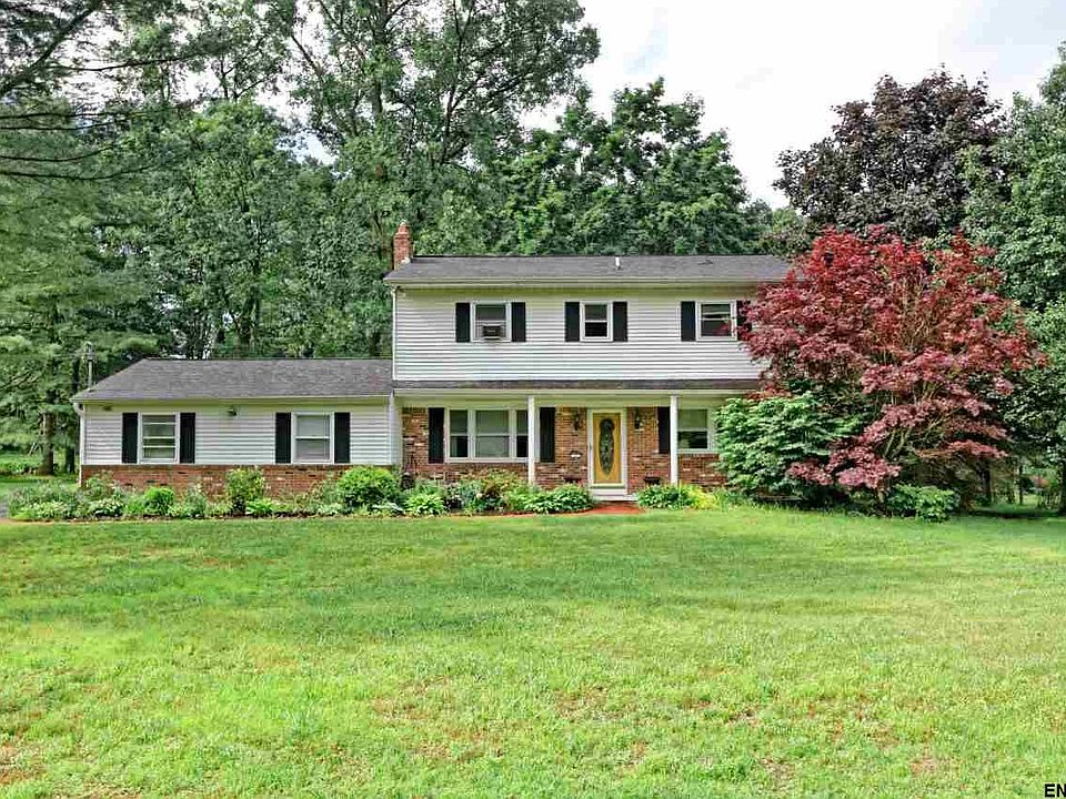 1st image of 17 Blue Spruce Ln