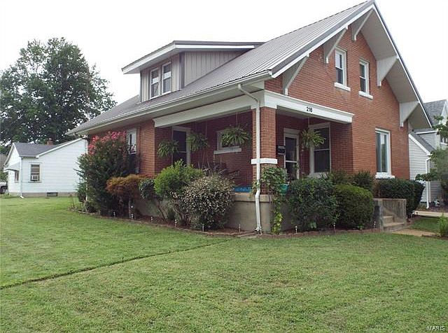 1st image of 216 Poplar St