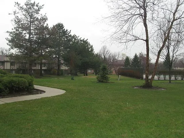 838 Newbury Ct — Photo 19