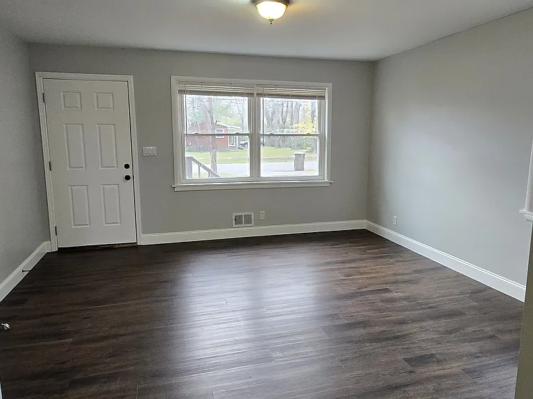1827 Milburt Dr — Photo 4