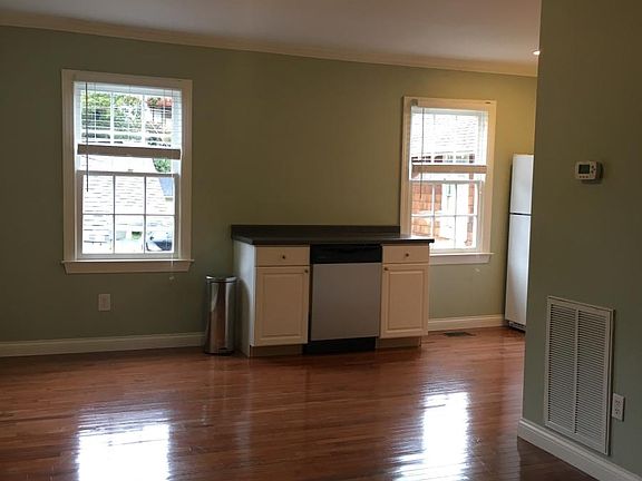 4th image of 1118 1/2 Dartmouth St