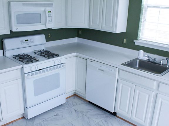 4th image of 20901 Cedarpost Sq Unit 202