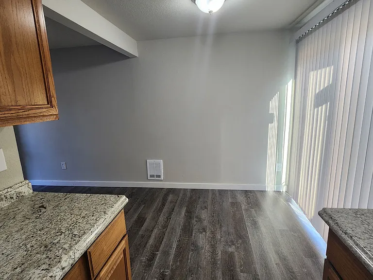Alpine Apartments — Photo 20